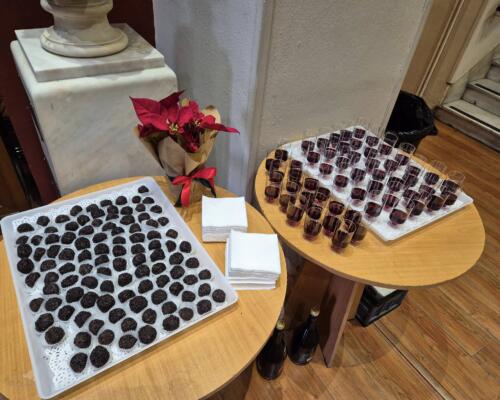 ΚΕΡΑΣΜΑΤΑ ΣΤΗΝ ΕΙΣΟΔΟ ΓΙΑ ΤΟ ΚΑΛΩΣΟΡΙΣΜΑ